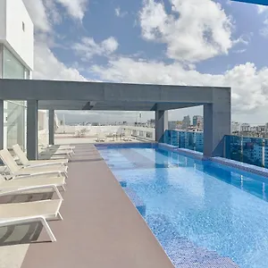 N1001 Downtown Apartment